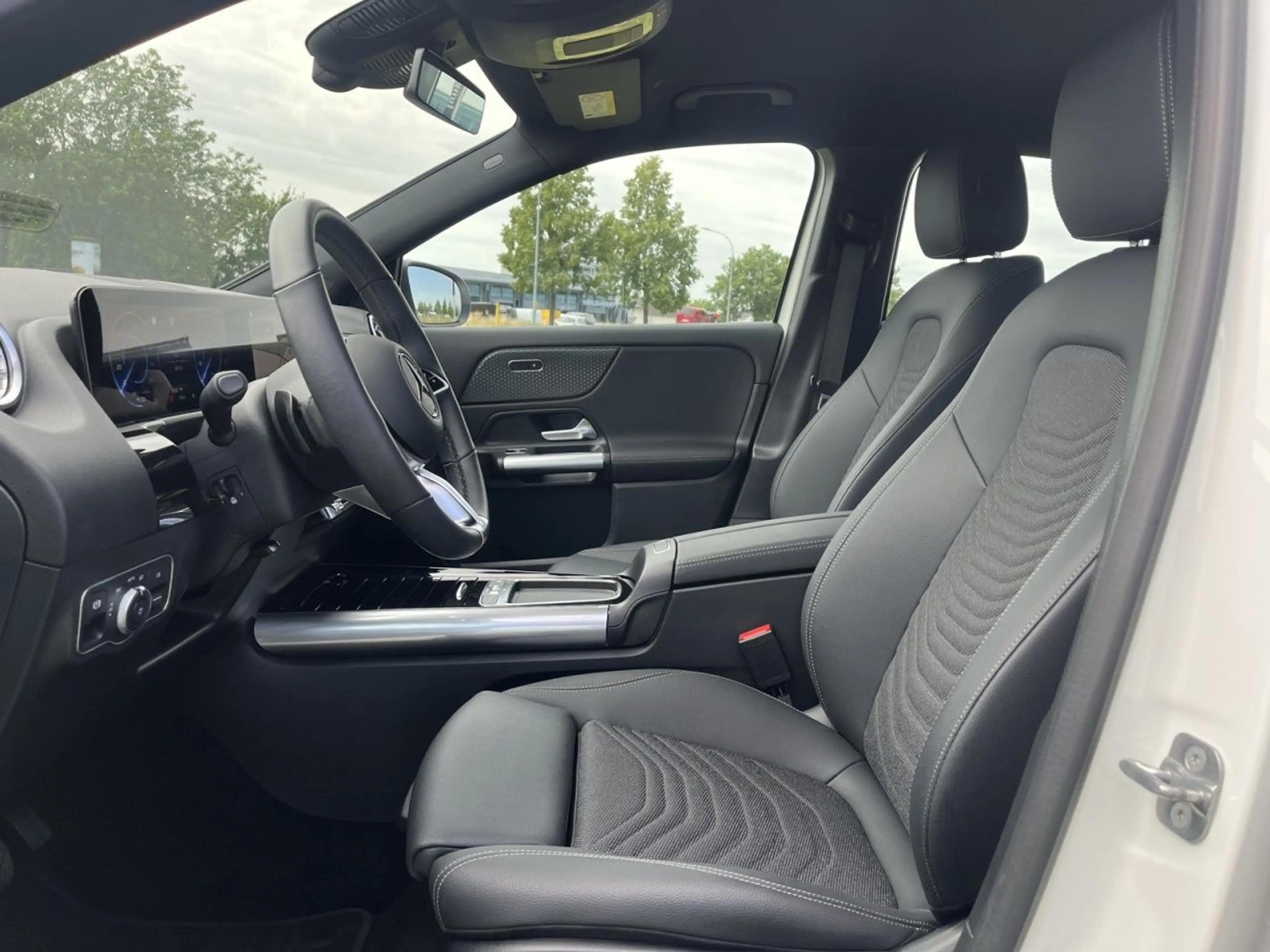 Mercedes-Benz EQA 250+ PROGRESSIVE+TOTW+AMBIENTE+ILS+DISTRONIC — photo 9