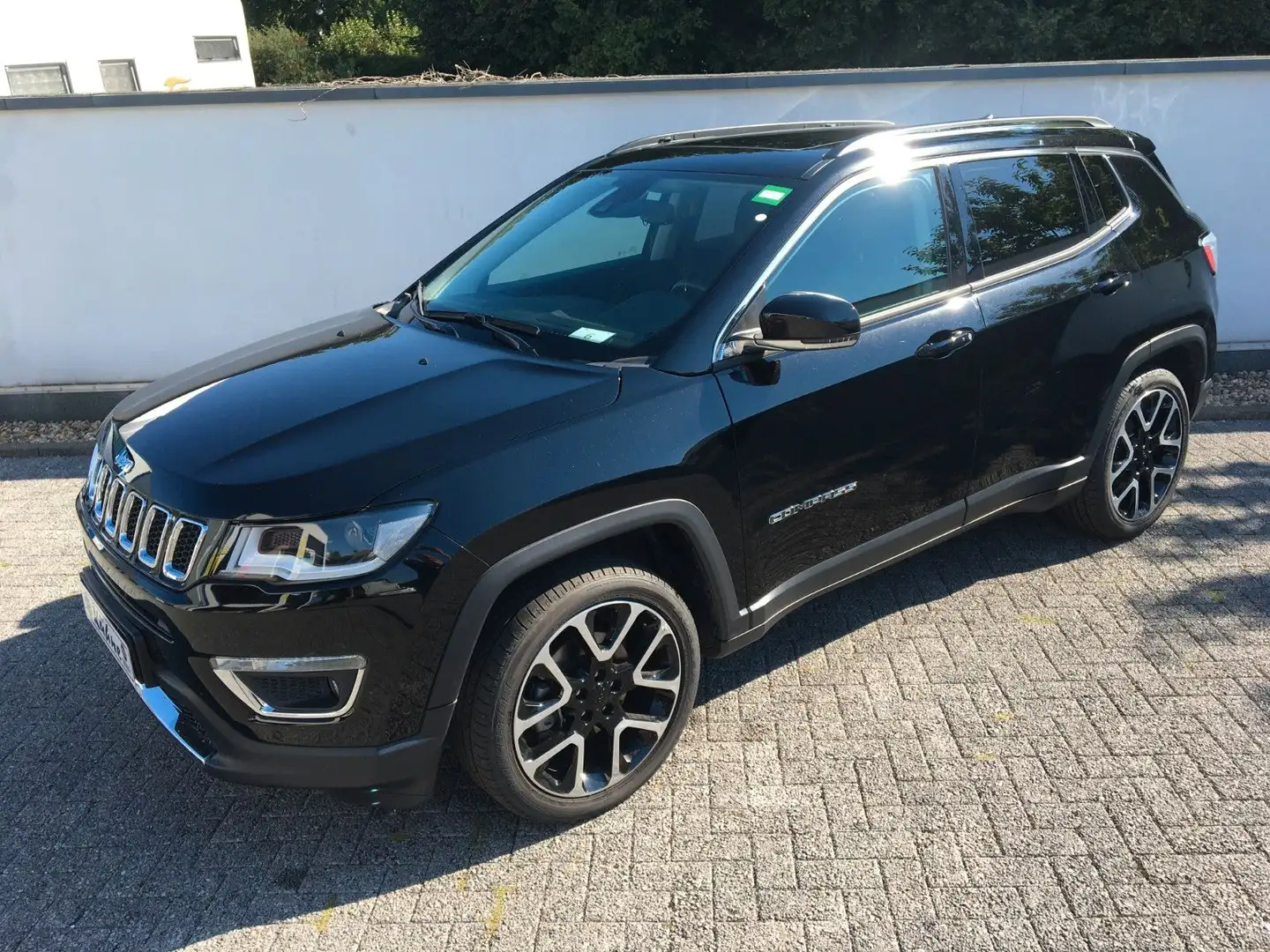Jeep Compass 1.4 MultiAir 103kW Limited MY20 Alpine Schwarz - 1