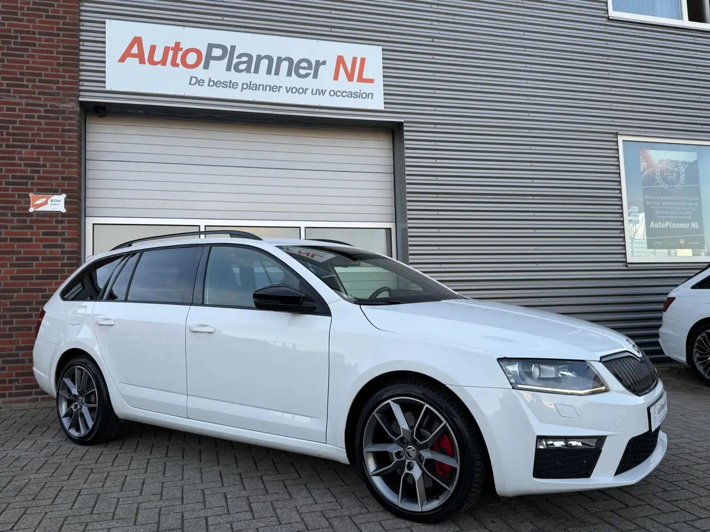 Skoda Octavia 2.0 TSI RS! 220PK! Clima! Cruise! Xenon! Weiß - 2