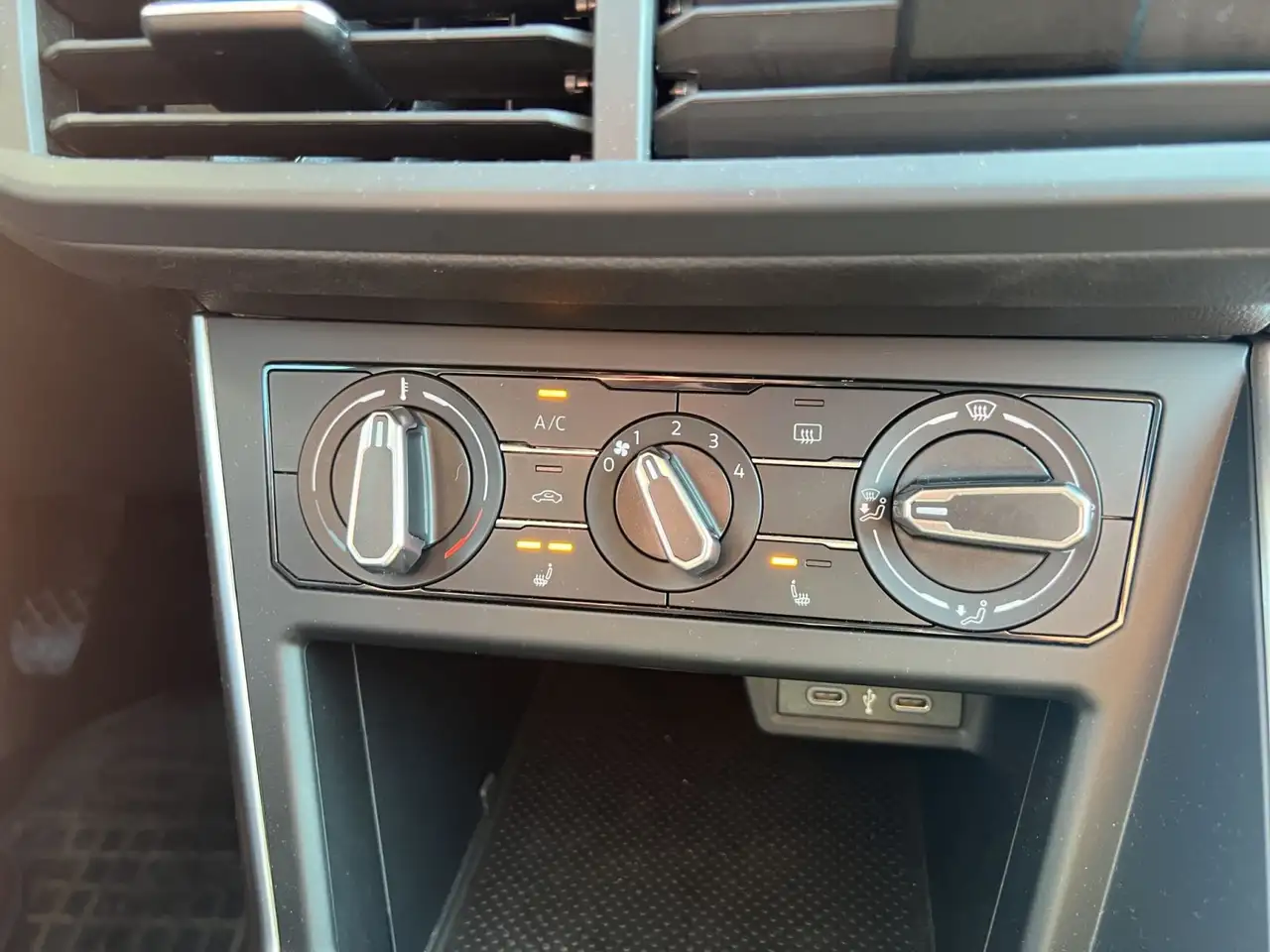 Volkswagen Polo 1.0 TSI Life 16