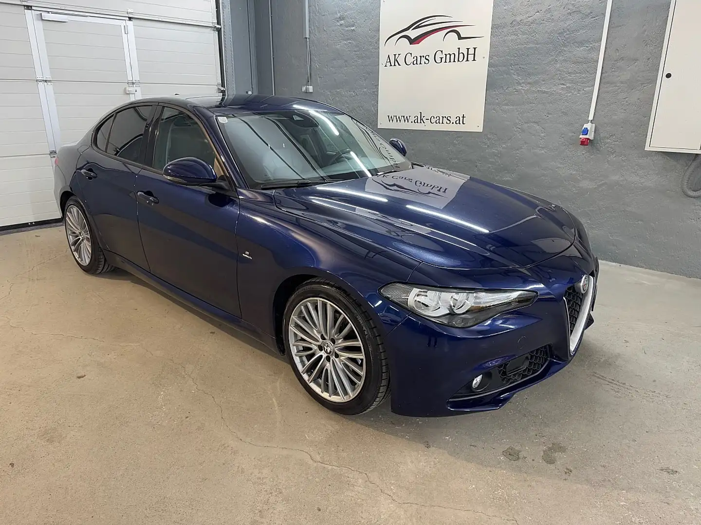 Alfa Romeo Giulia 2,2 150 Squadra Sportiva Blau - 1