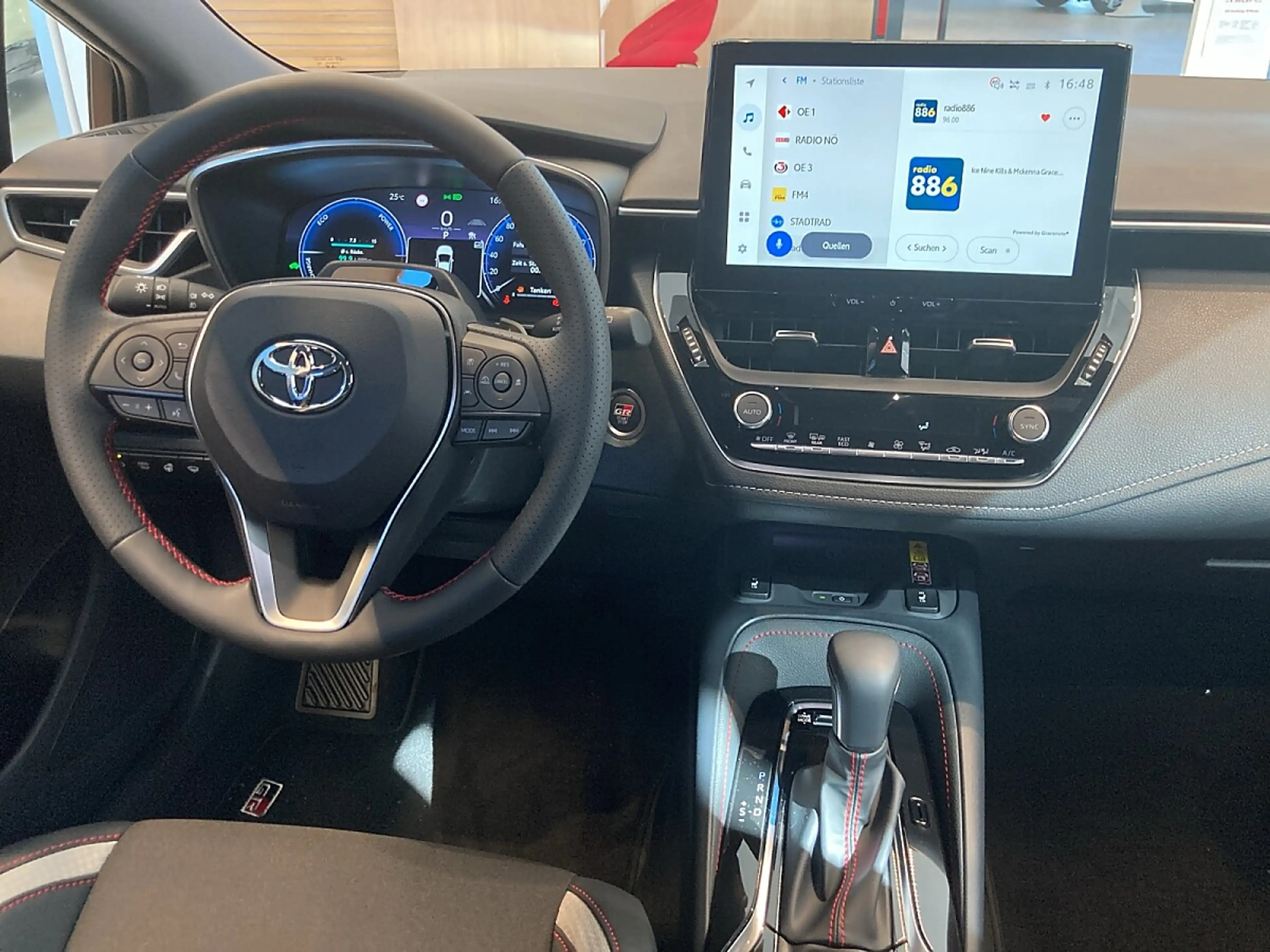 Toyota Corolla 2,0 Touring Sports Hybrid GR-Sport — photo 10