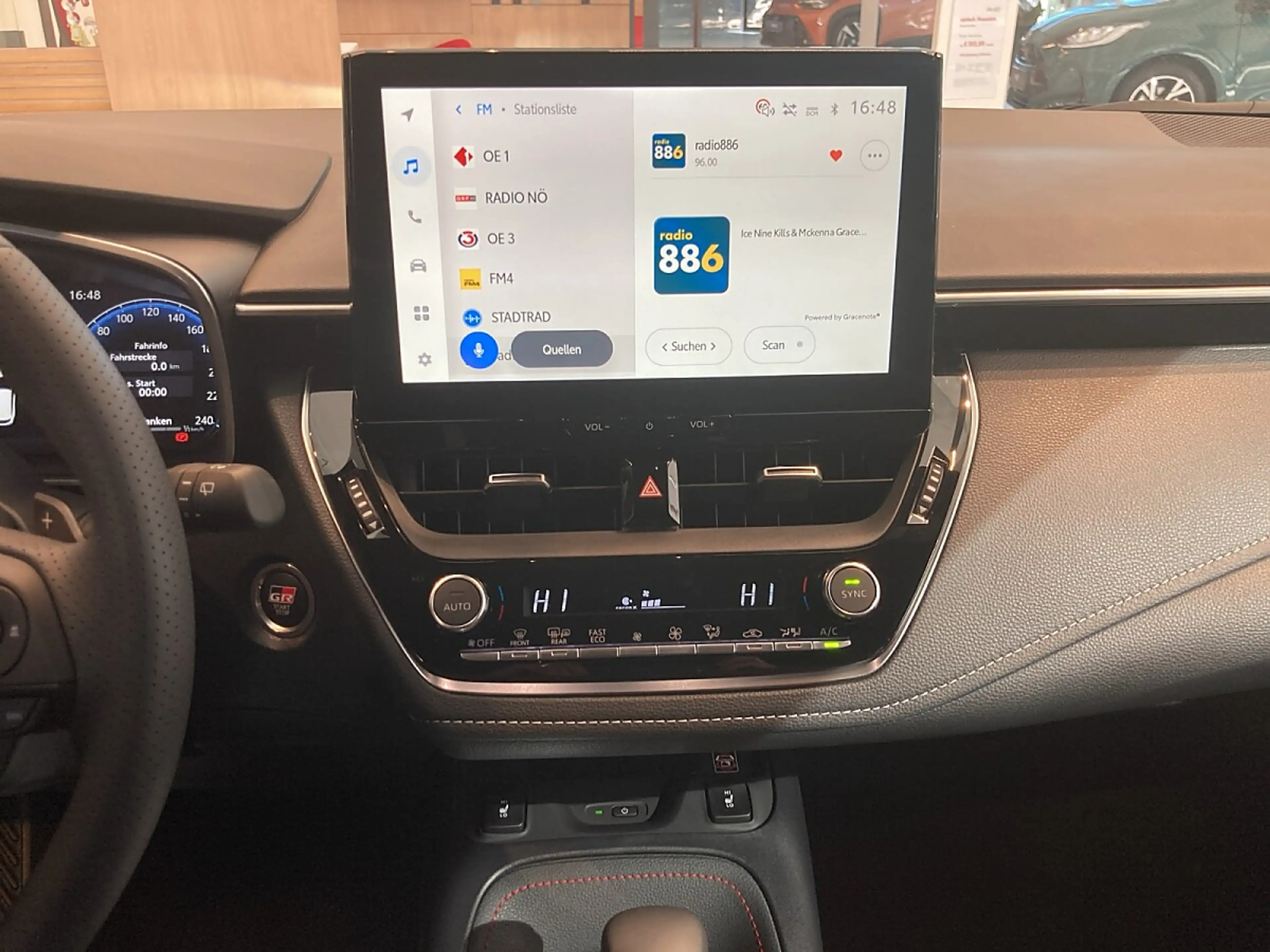 Toyota Corolla 2,0 Touring Sports Hybrid GR-Sport — photo 11