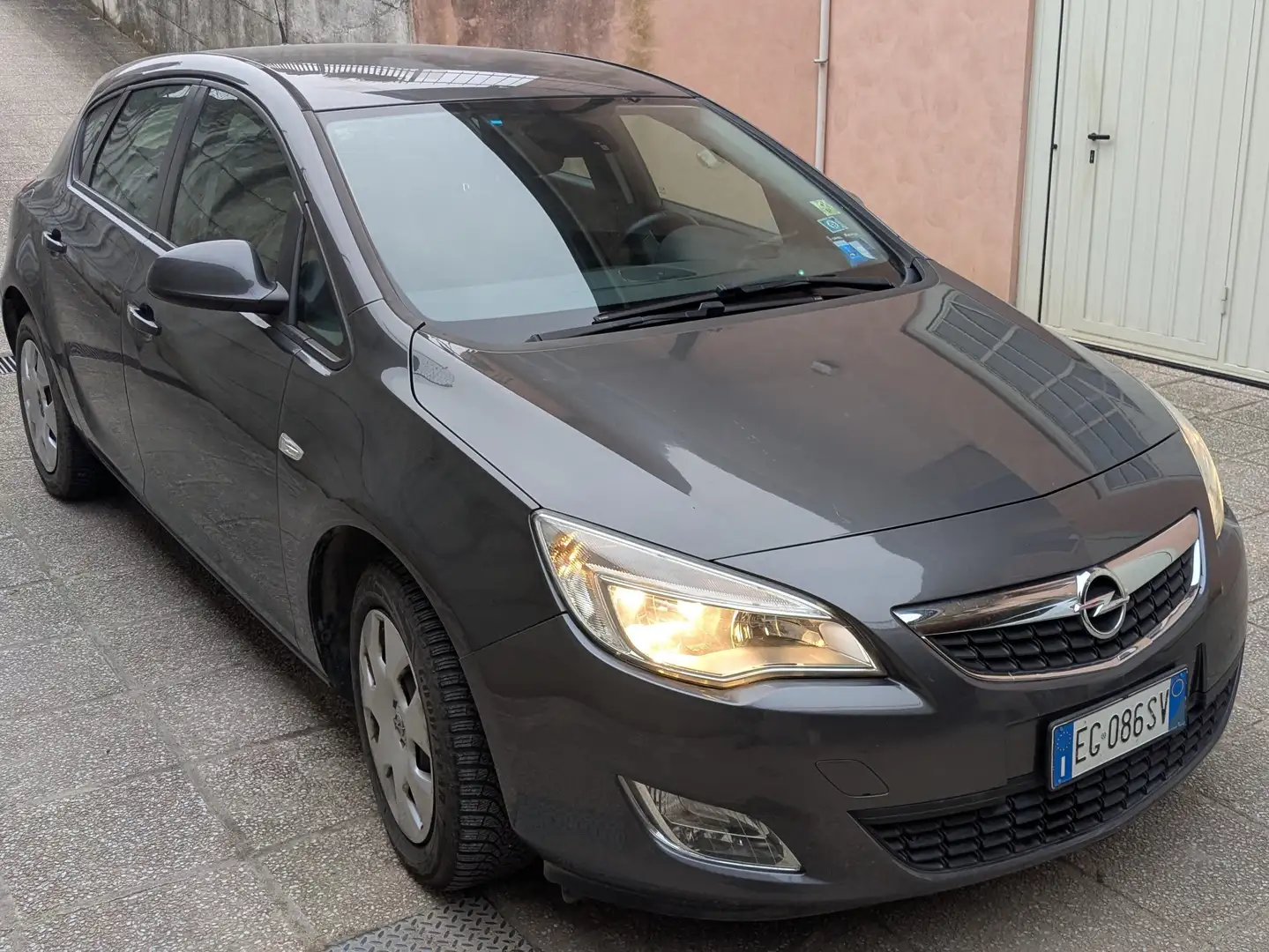 Opel Astra Astra+IV+2010+5p+1.7+cdti+Elective+110cv Grigio - 1