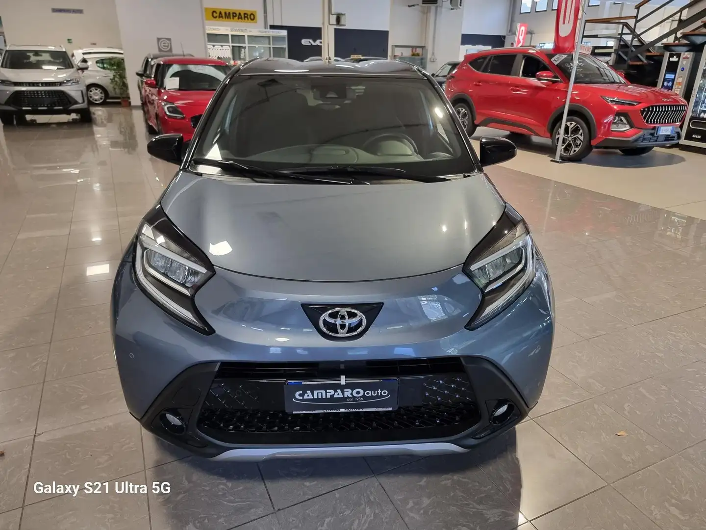 Toyota Aygo Air X 1.0 Lounge Air 72cv KM 5000 OK NEOPATENTATI Gris - 2