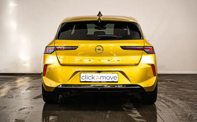 Opel Astra view 4