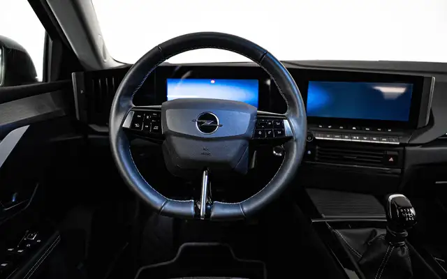 Opel Astra view 10
