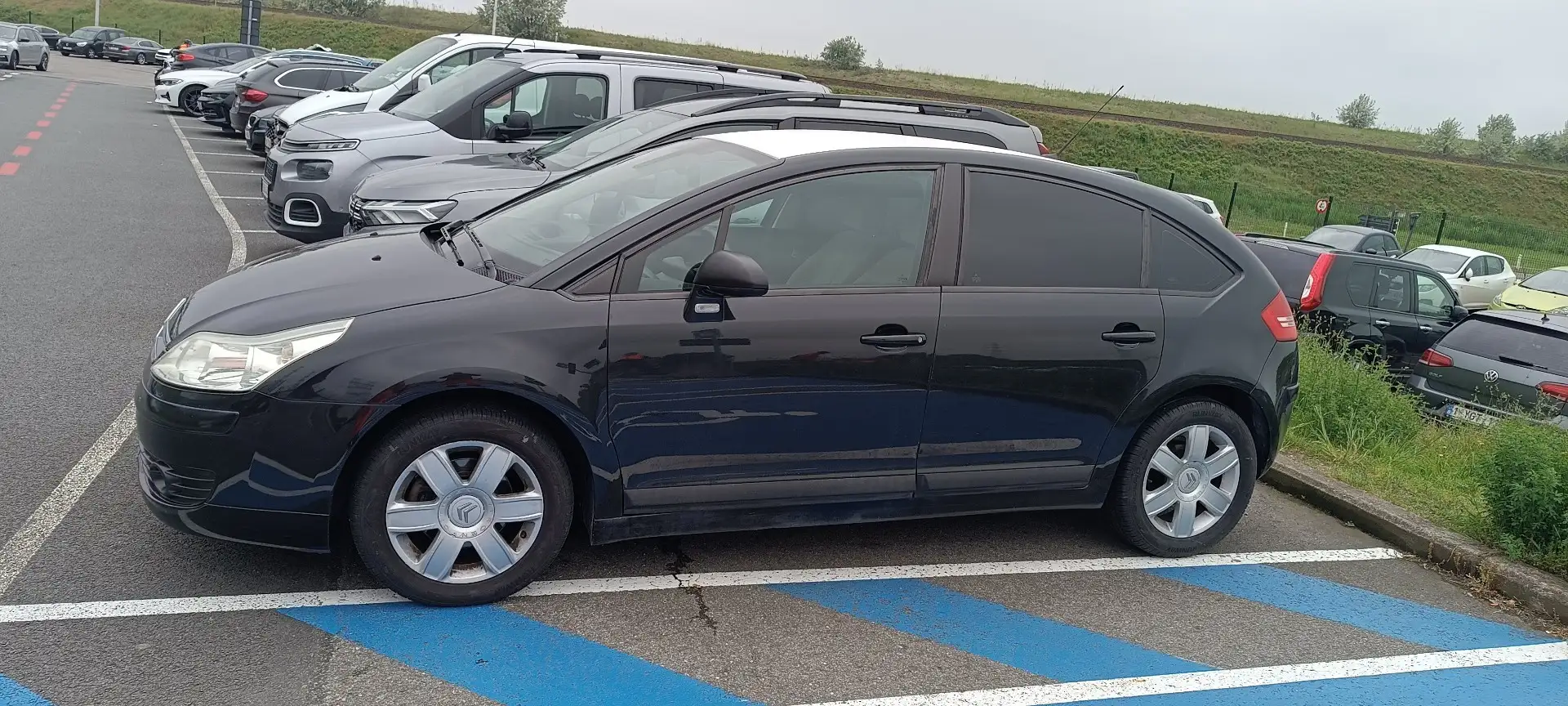 Citroen C4 C4 1.6 HDi FAP Exclusive Černá - 1