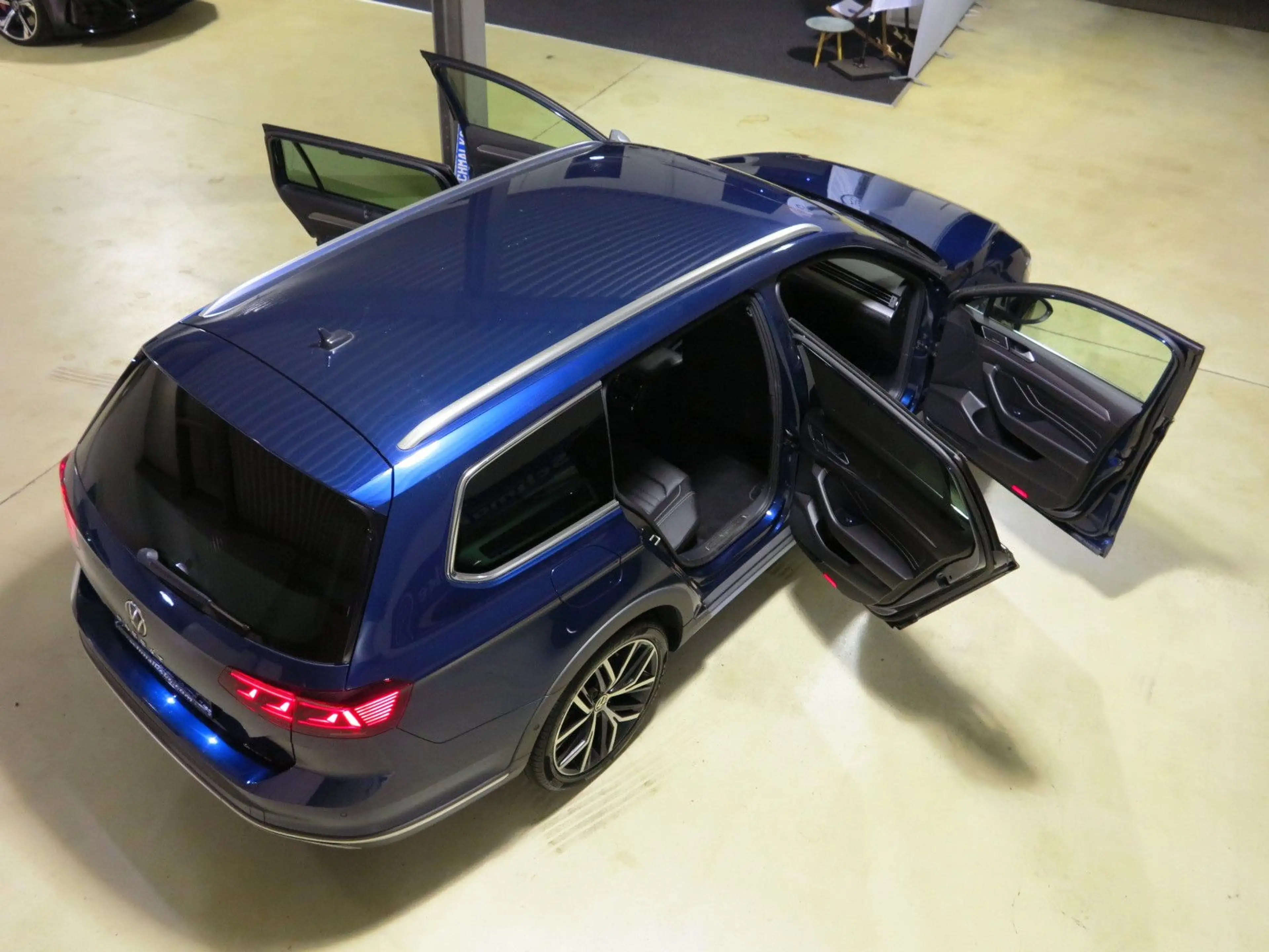 Volkswagen Passat Alltrack Passat Variant 2.0 TDI DSG7 4Mot Alltrack Leder — photo 15