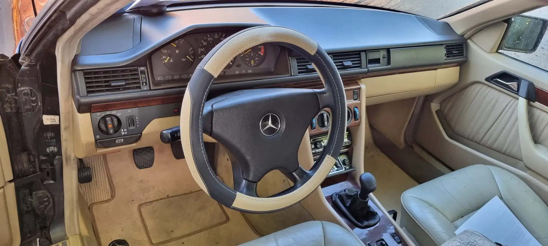 Mercedes-Benz E 200 Classe E - W124 Coupe Coupe CE Noir - 1