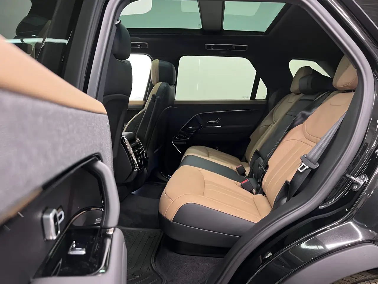 Land Rover Range Rover Sport снимка Land Rover Range Rover Sport