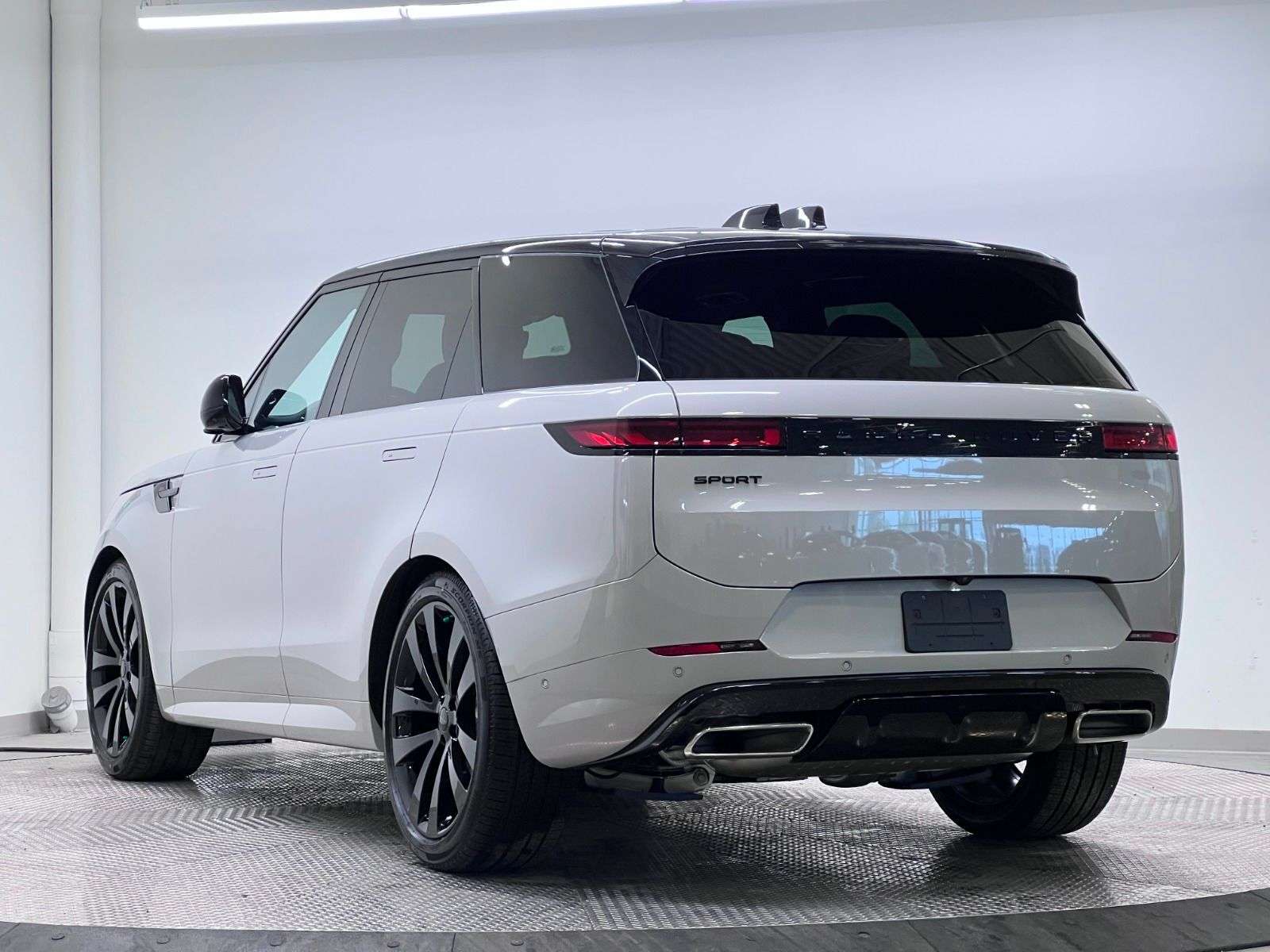 2026 Land Rover Range Rover Sport P400 DYNAMIC HSE thumb 8