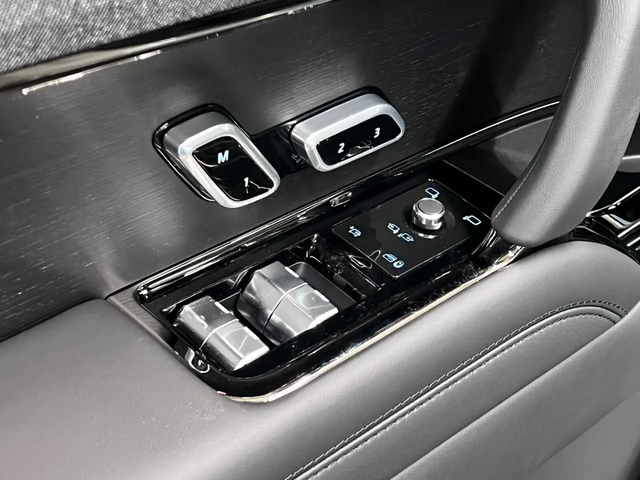 Land Rover Range Rover Sport снимка Land Rover Range Rover Sport