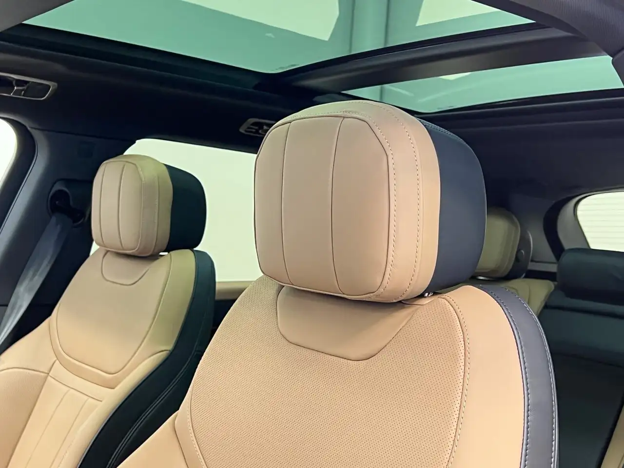 Land Rover Range Rover Sport снимка Land Rover Range Rover Sport