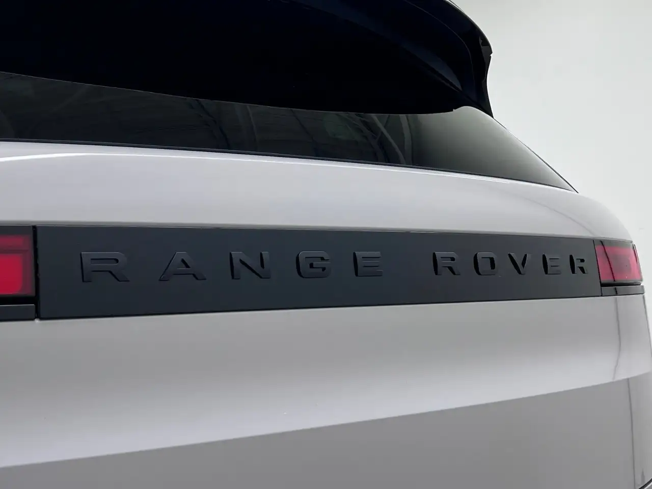 Land Rover Range Rover Sport снимка Land Rover Range Rover Sport