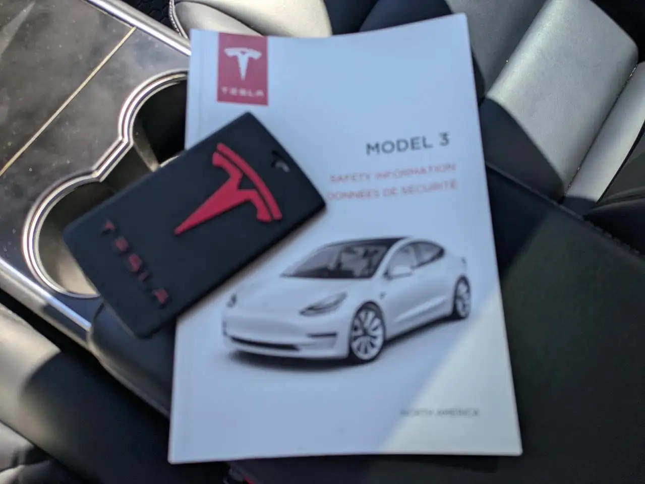 Tesla Model 3 fotografie Tesla Model 3