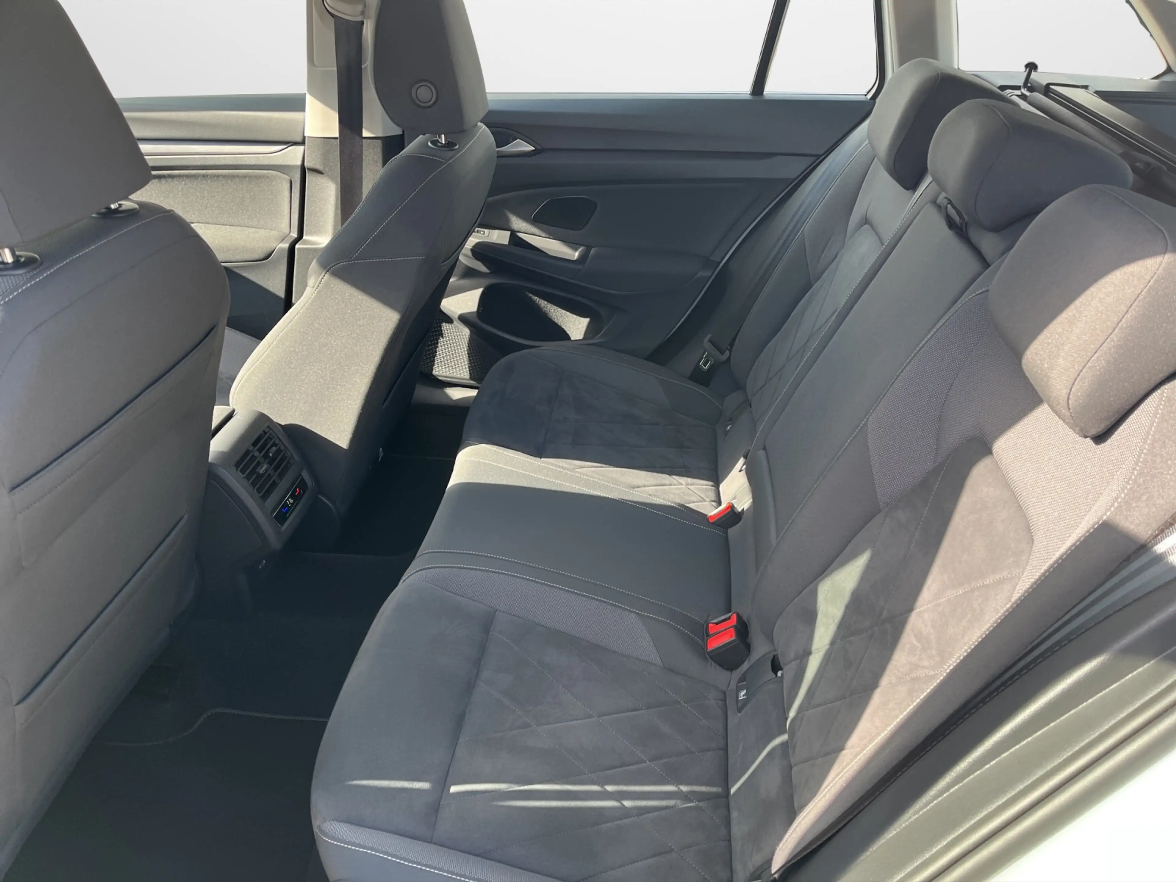 Volkswagen Golf Variant 2.0 TDI DSG Style — photo 11