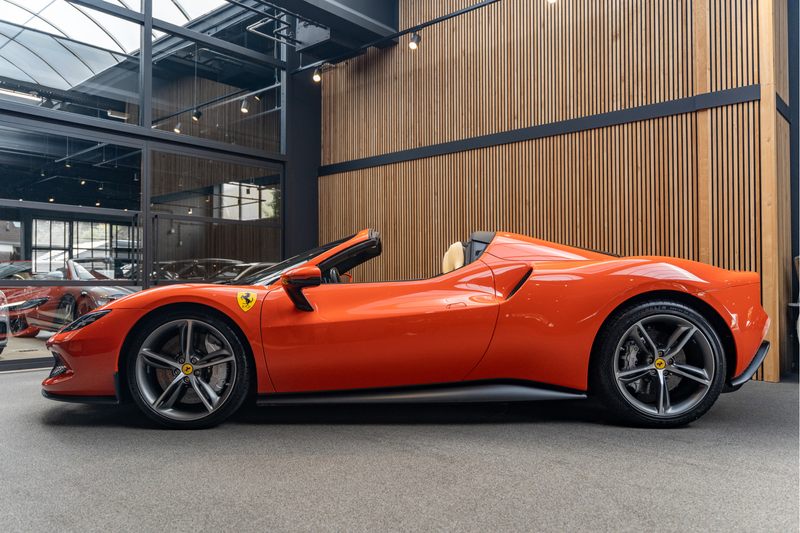 Ferrari 296 GTS Rosso Dino Lift JBL Matte Carbon Airbushed Shields — photo 3
