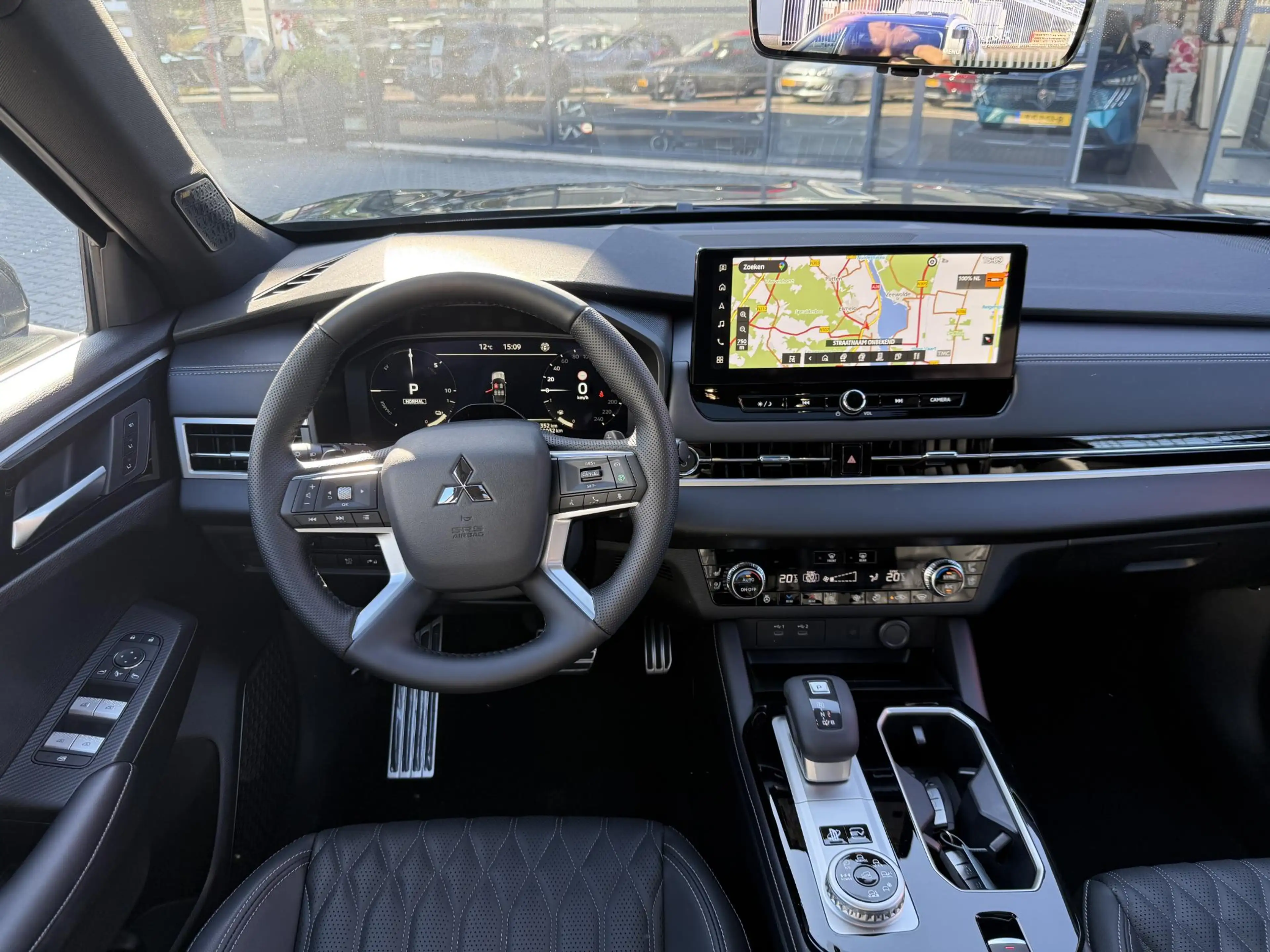 Mitsubishi Outlander 2.4 PHEV Instyle *Nieuwe Auto!* — photo 3