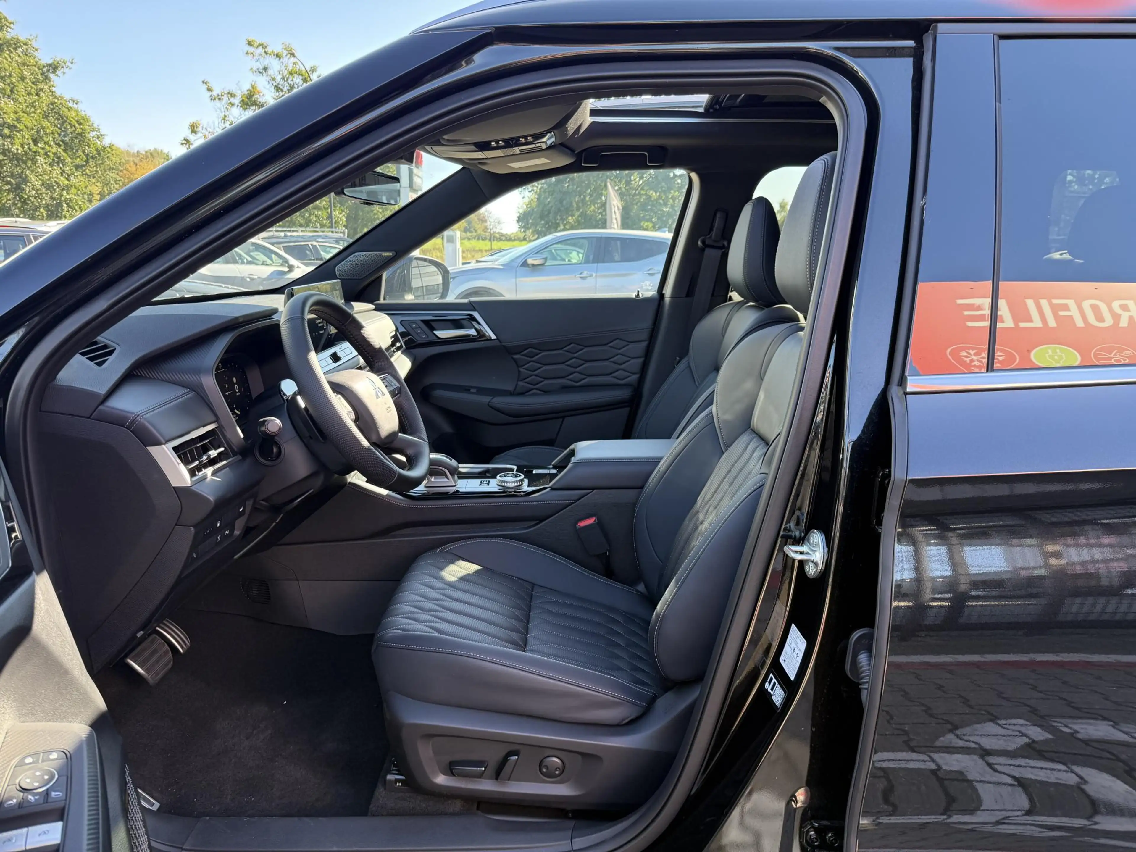 Mitsubishi Outlander 2.4 PHEV Instyle *Nieuwe Auto!* — photo 8