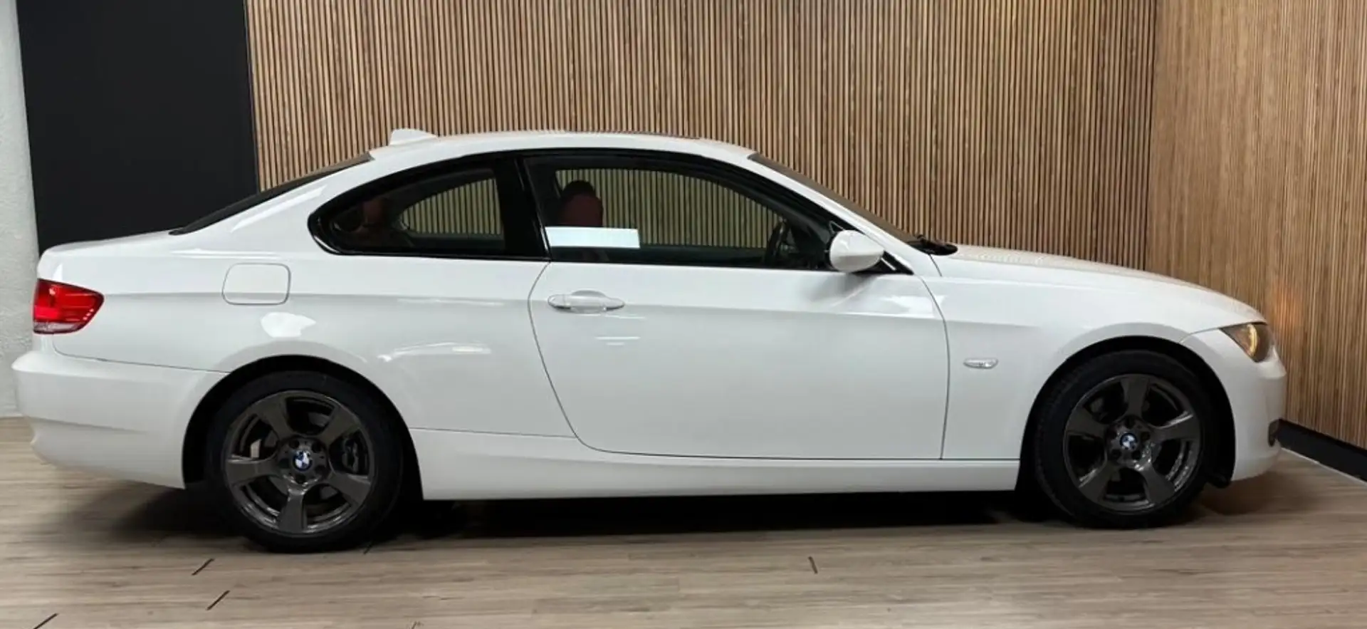 BMW 320 320d Coupé Blanc - 2