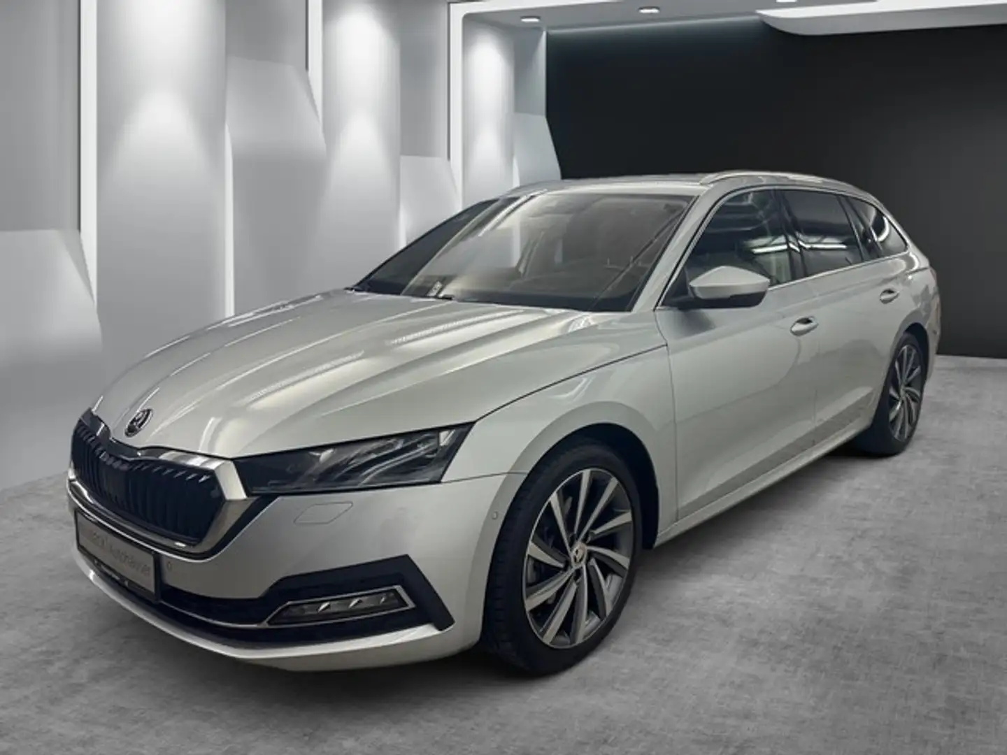 Skoda Octavia Combi 2.0TDI Style MATRIX LED ACC RFK Silber - 2