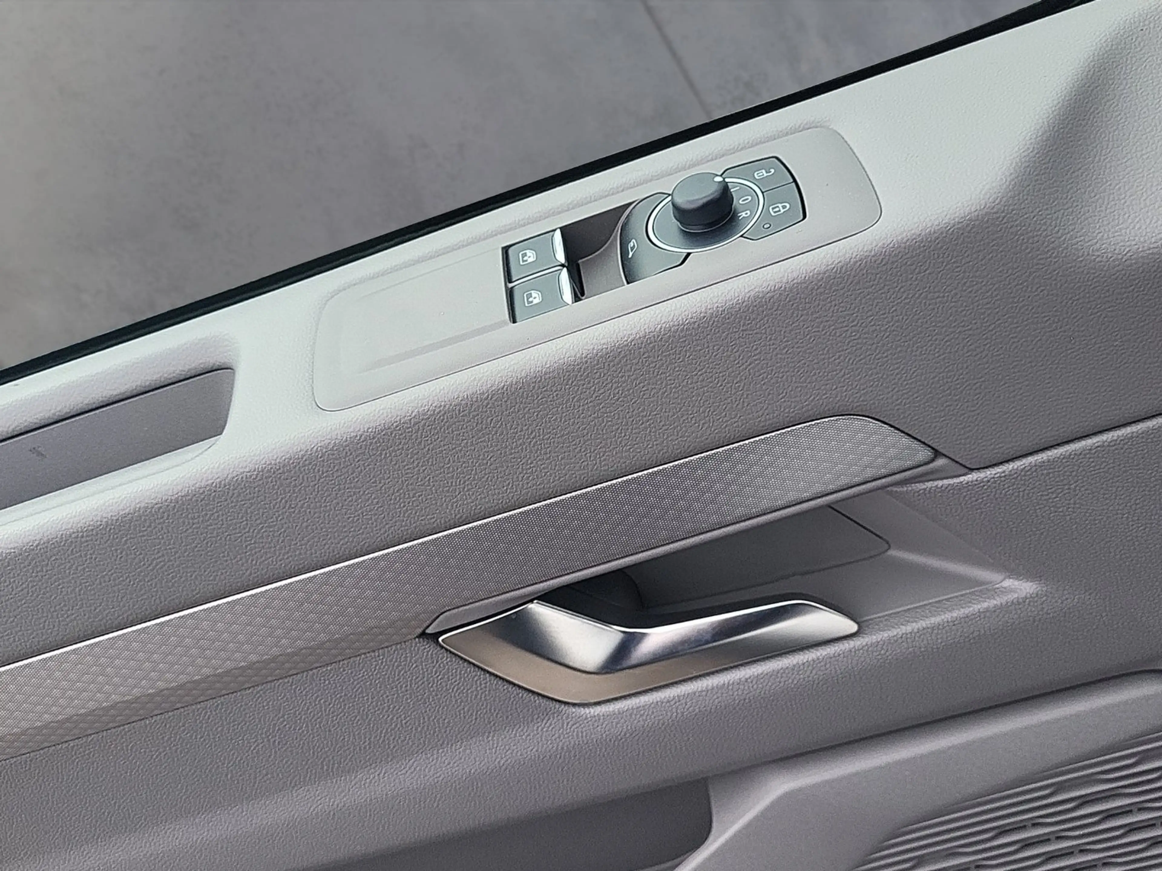 Volkswagen T7 Caravelle VW T7 Caravelle Style TDI — photo 9
