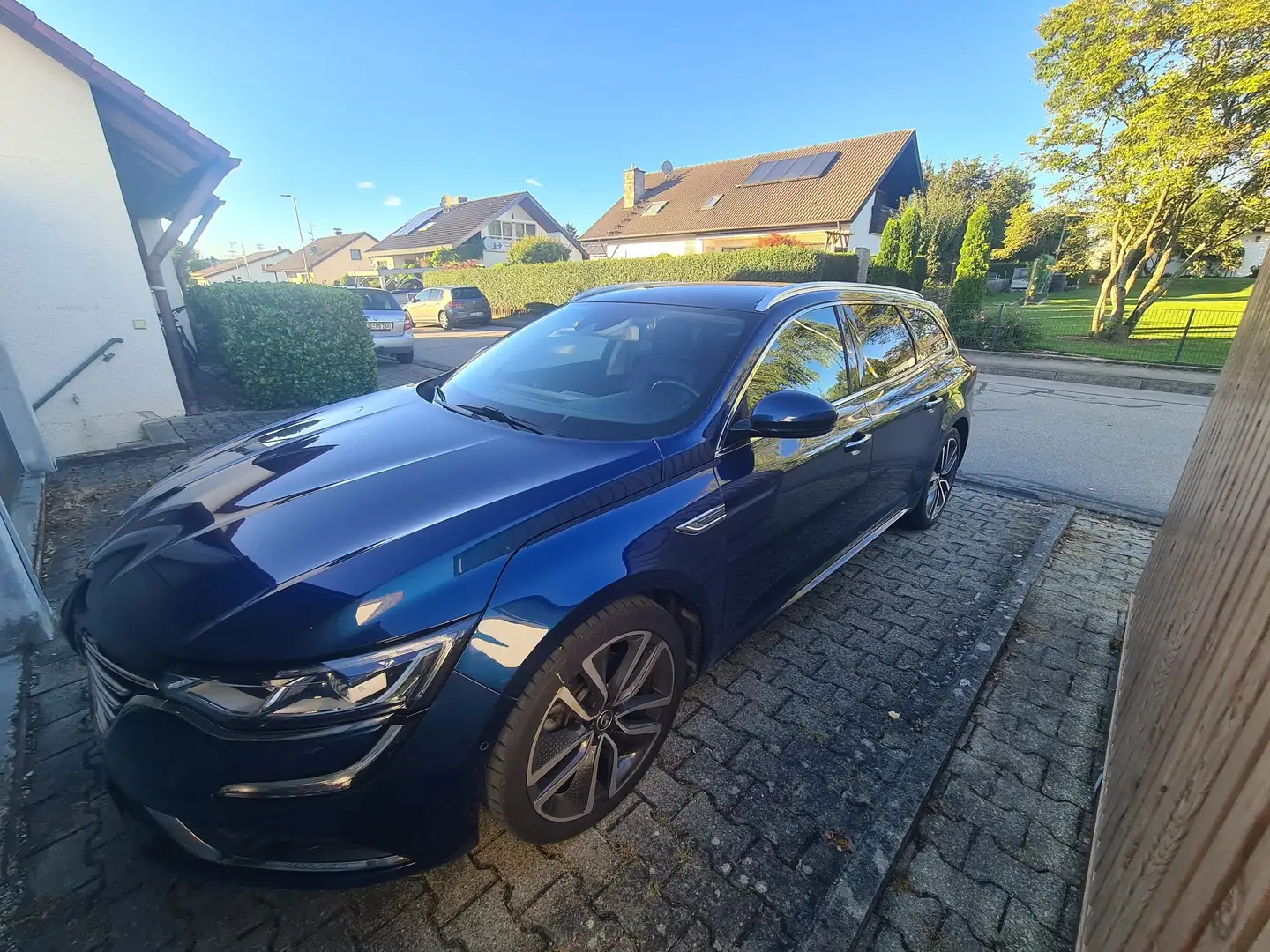 Renault Talisman Grandtour TCe 225 EDC GPF LIMITED Blau - 2