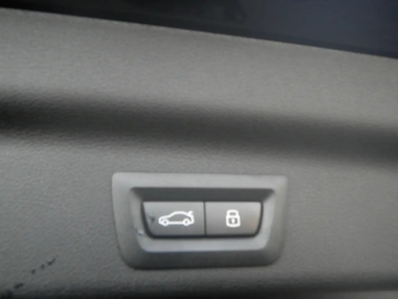 BMW X1 sDrive20d Sportpaket AD Navi Digitales Cockpit Mem 14