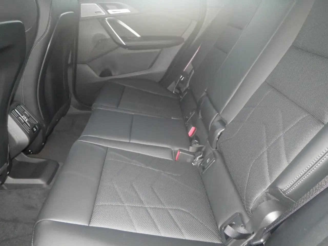 BMW X1 sDrive20d Sportpaket AD Navi Digitales Cockpit Mem 12