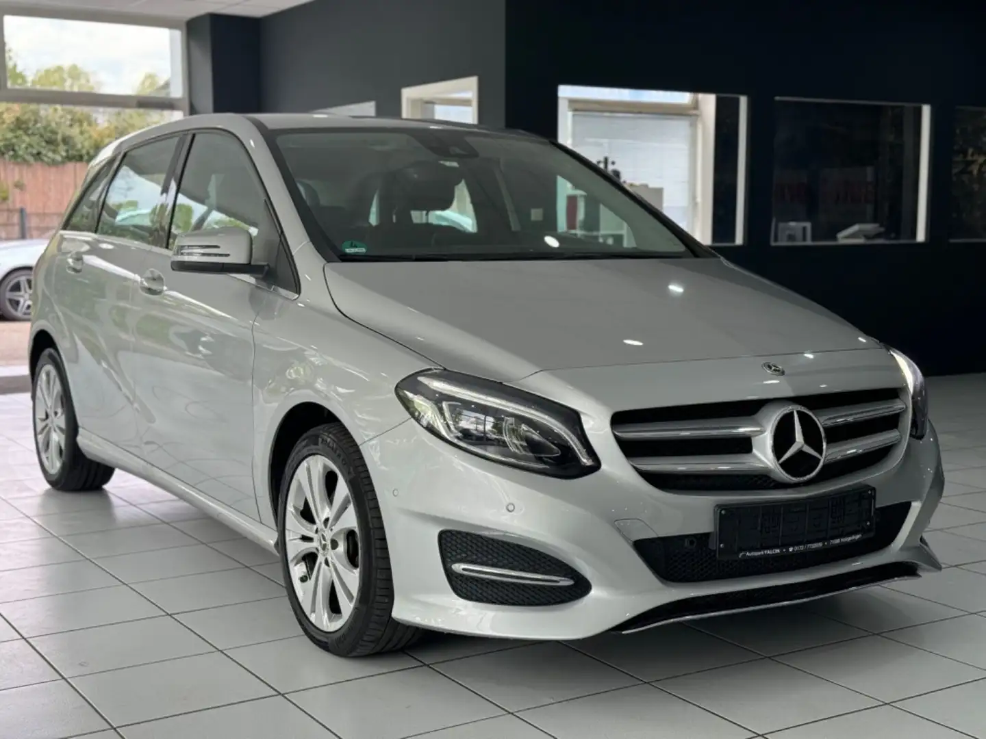 Mercedes-Benz B 200 d *AUT.*XENON*LEDER*NAVI*SHZ*KLIMA* Szürke - 2