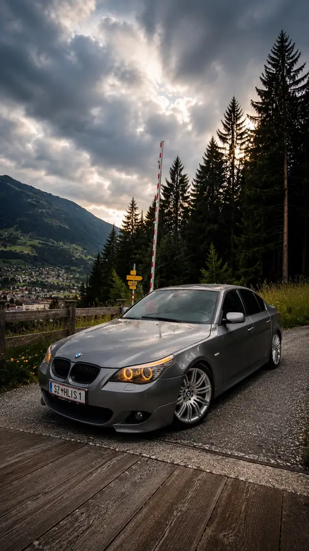 BMW 530 530d Aut. FACELIFT ORIGINAL M-PAKET Grau - 1