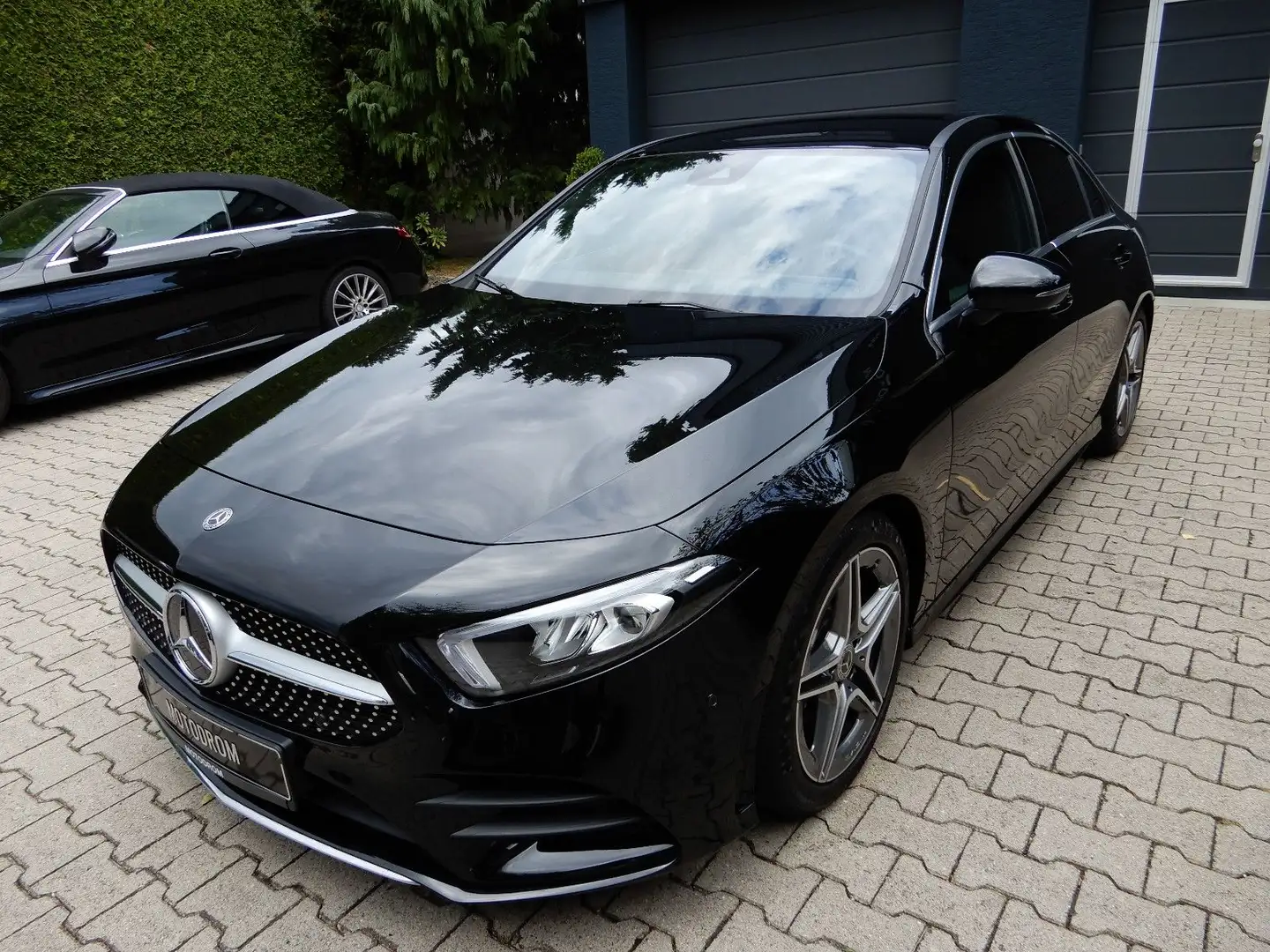 Mercedes-Benz A 200 KAMERA LED AMBIENTE LIMOUSINE AMG-LINE Schwarz - 1