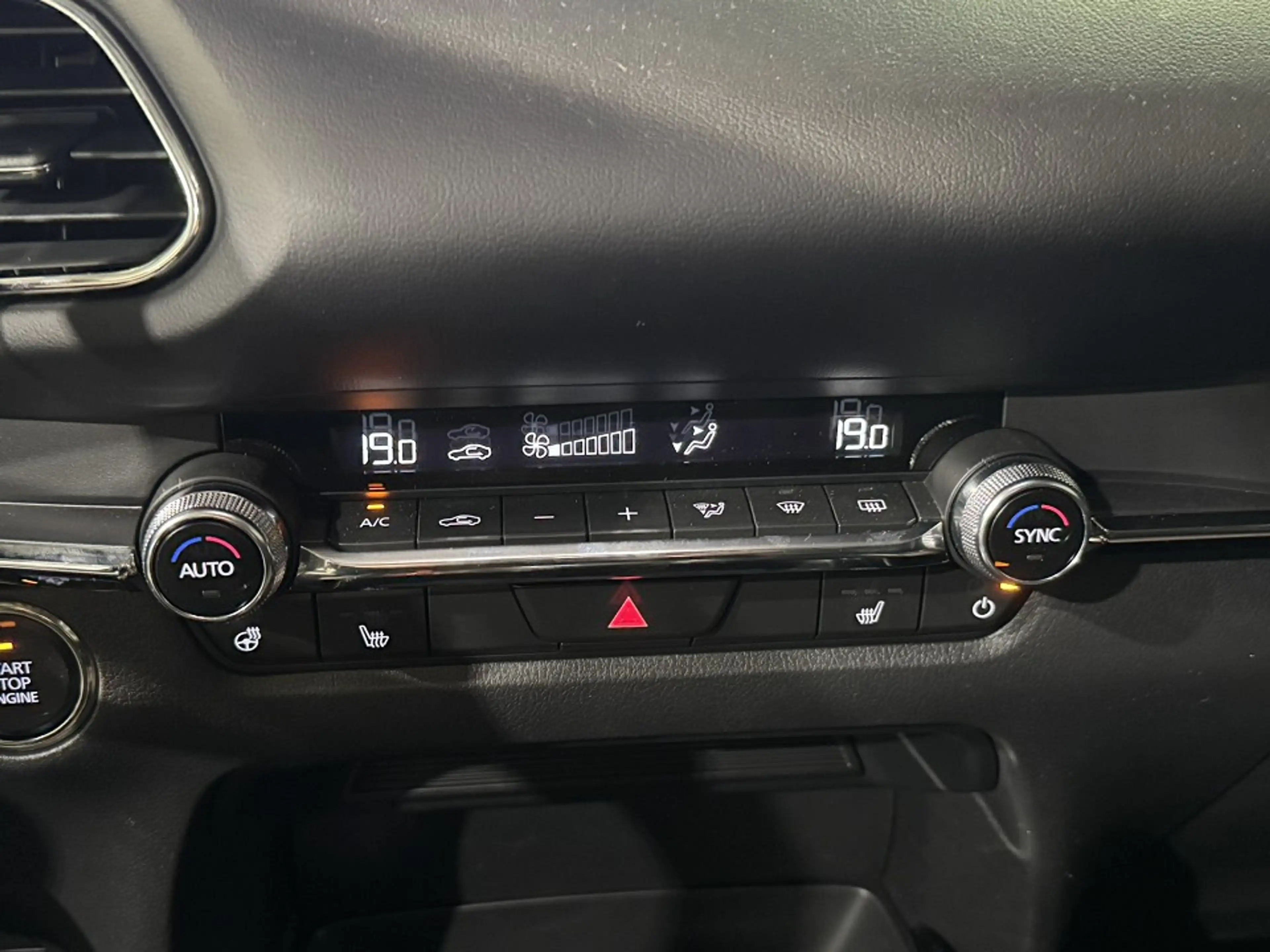 Mazda CX-30 5WGN 2.5L e-SKYACTIV G 140ps 6AT FWD Takumi — photo 12