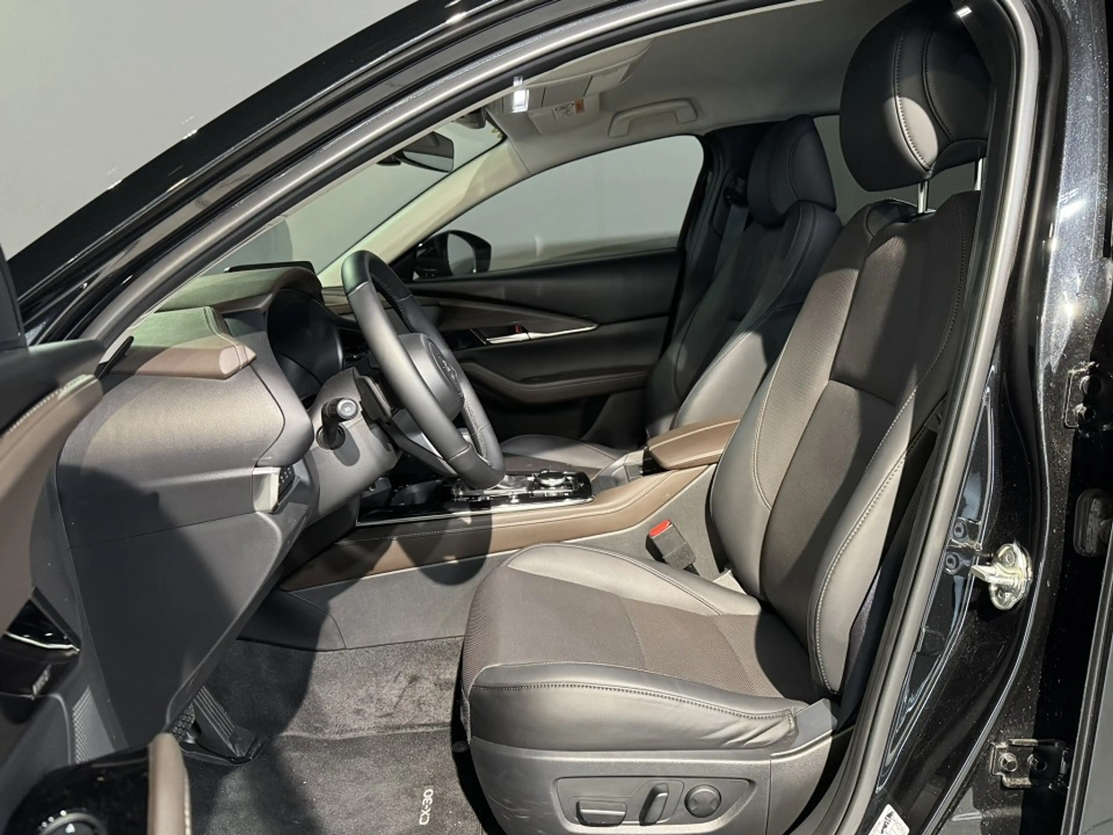 Mazda CX-30 5WGN 2.5L e-SKYACTIV G 140ps 6AT FWD Takumi — photo 7