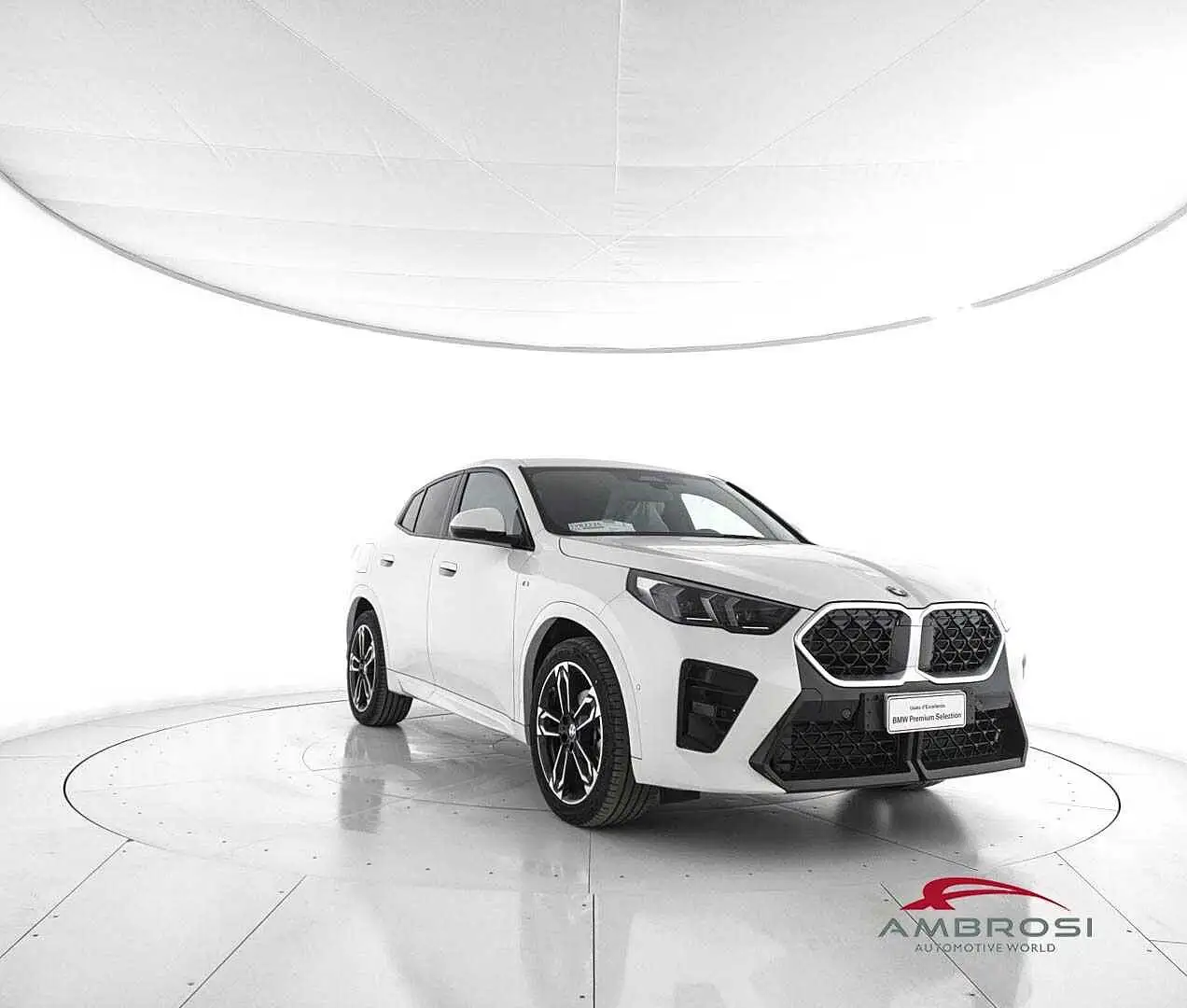 BMW X2 sDrive18d Msport Premium Package Bílá - 2