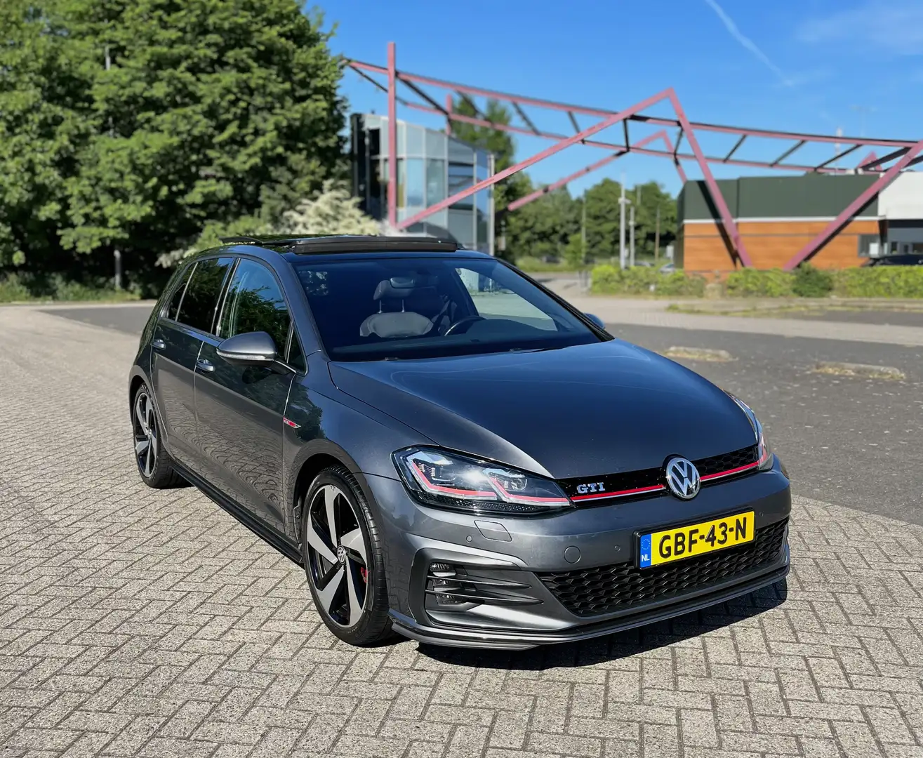 Volkswagen Golf 2.0 TSI GTI P Bns Grijs - 2