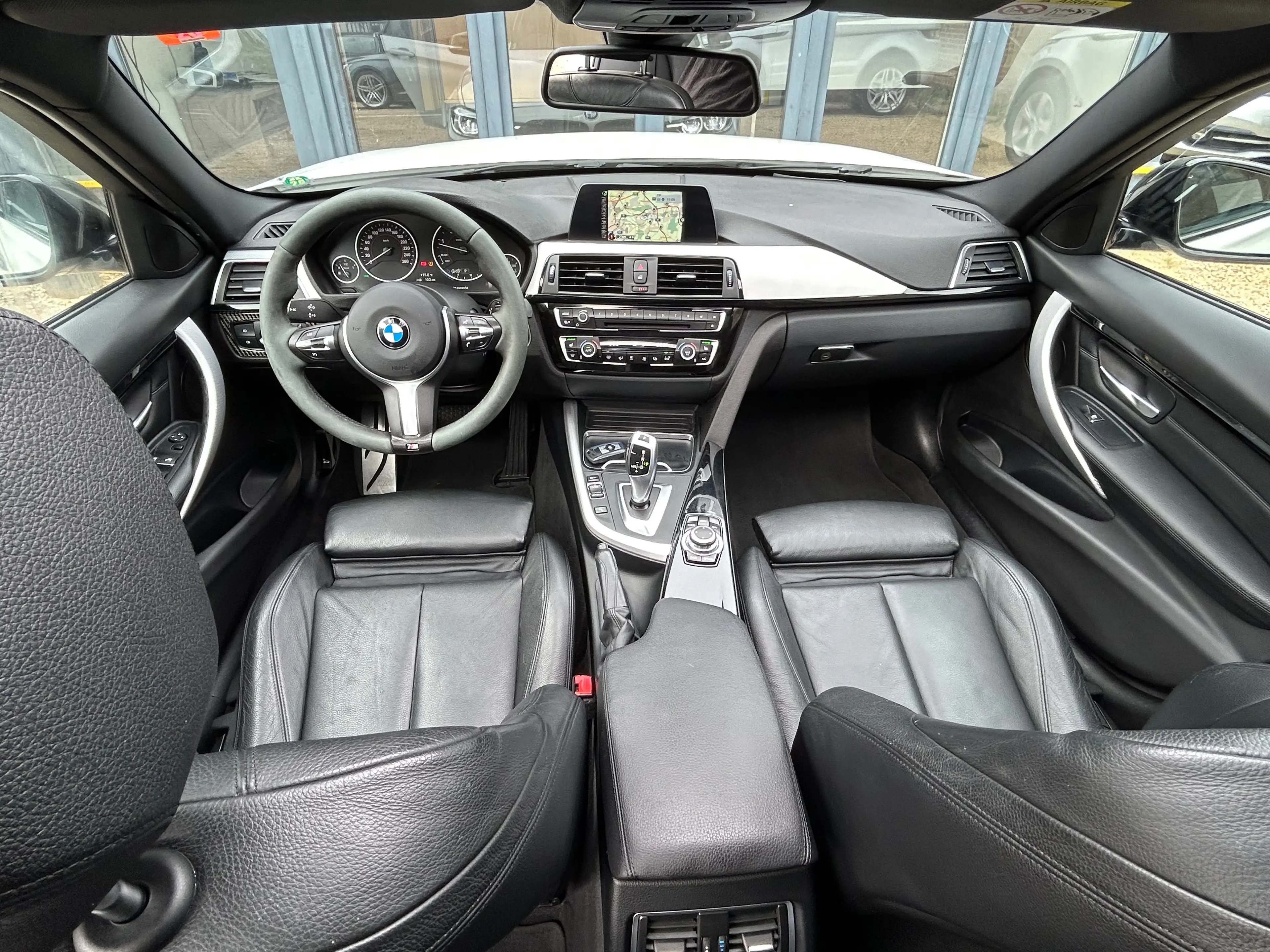 BMW 318 Touring 318 dA ( PACK-M) — photo 9