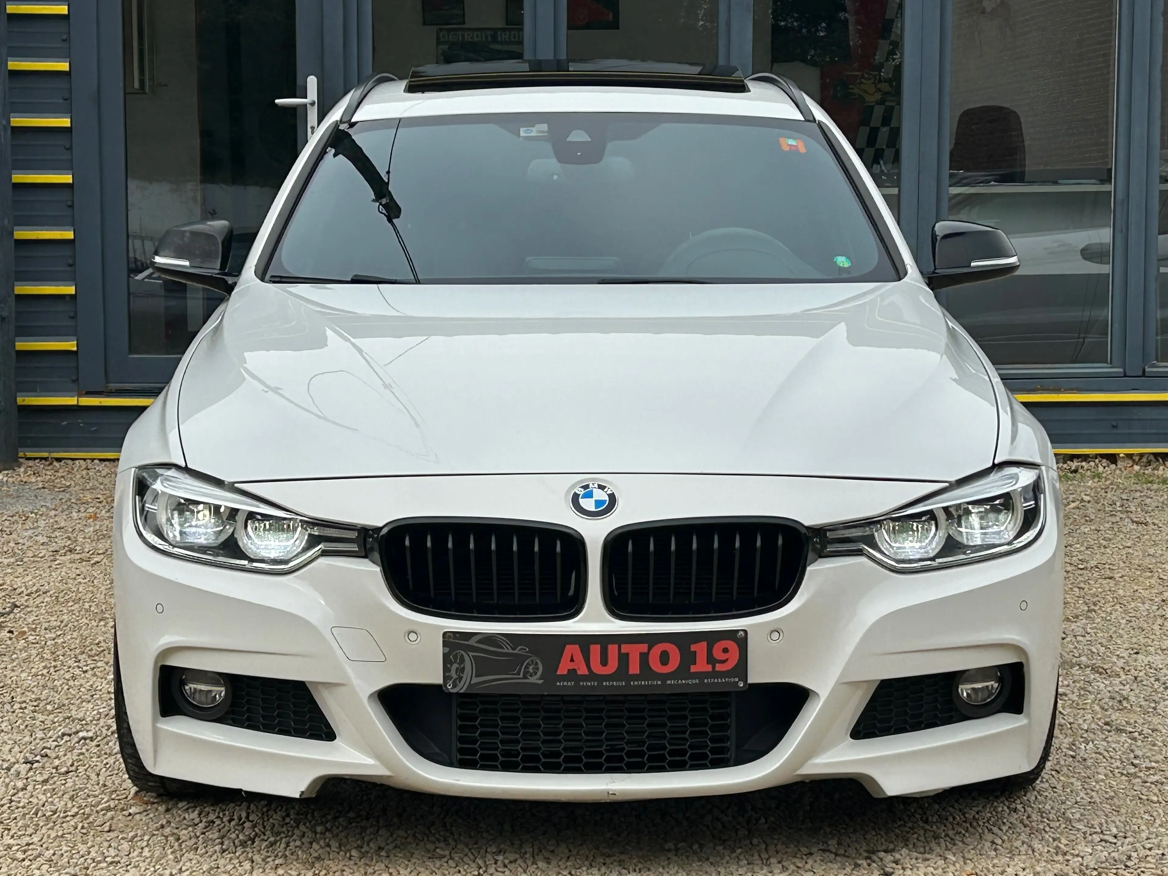 BMW 318 Touring 318 dA ( PACK-M) — photo 2