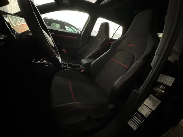 Volkswagen Golf view 5