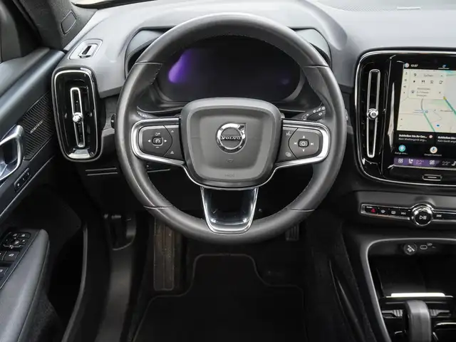 Volvo XC40 view 13