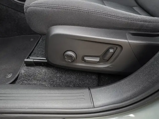Volvo XC40 view 17