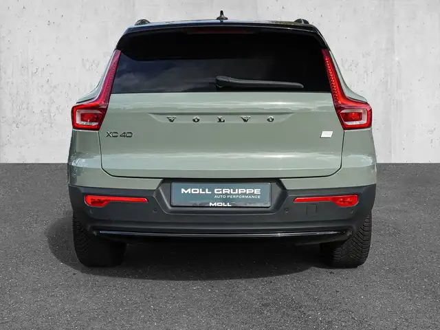 Volvo XC40 view 6