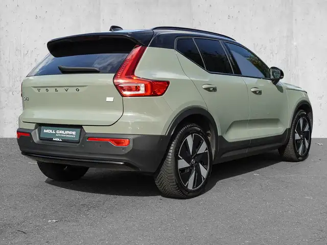 Volvo XC40 view 4