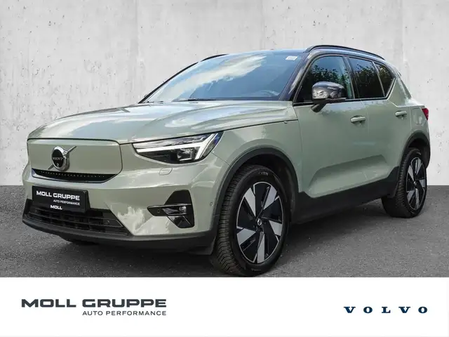 2023 Volvo XC40 in Green for sale
