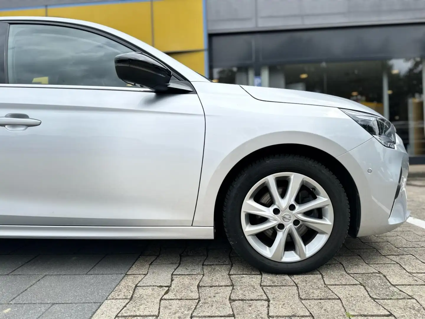 Opel Corsa F Elegance Argent - 2