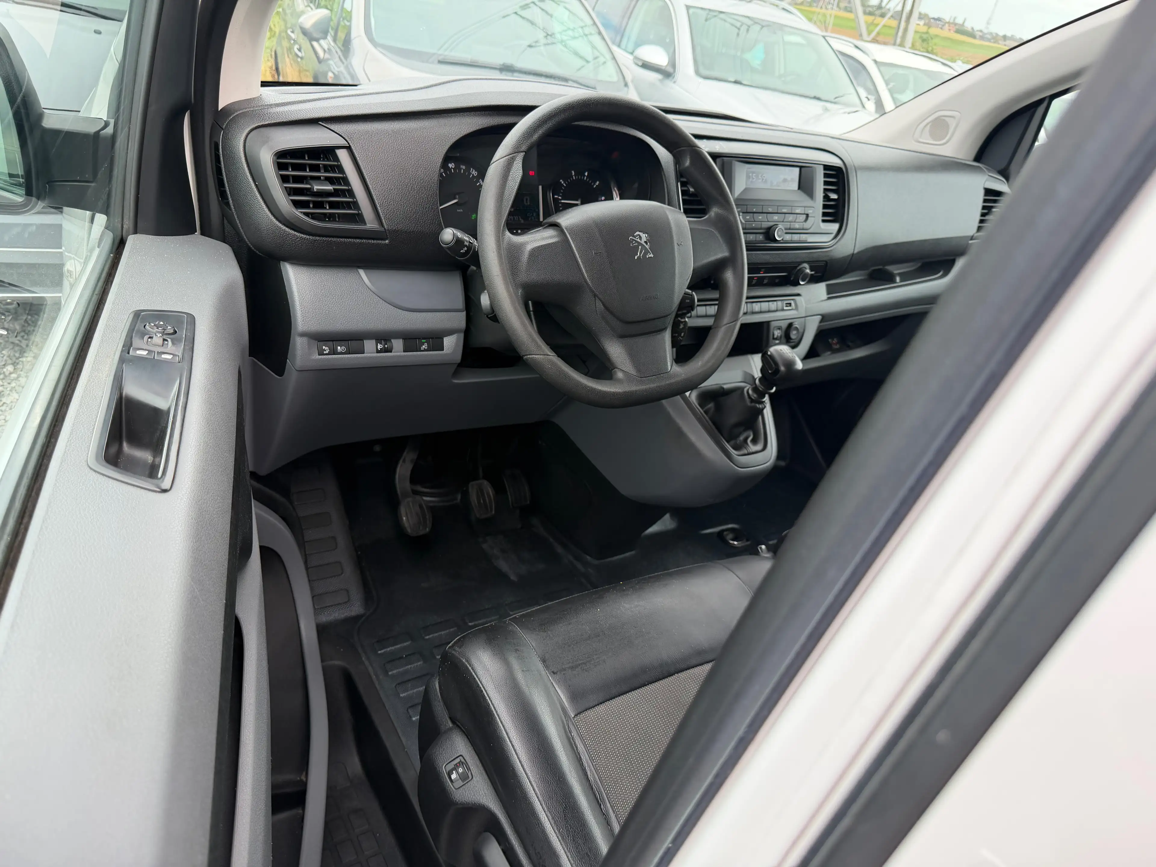 Peugeot Expert LONG CHASSIS - DOUBLE PORTE LATERAL - 3 PLACES - GARANTIE — photo 12