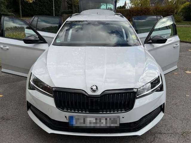 Imagine Skoda Superb Superb Combi 2.0 TDI 4x4 DSGSportline