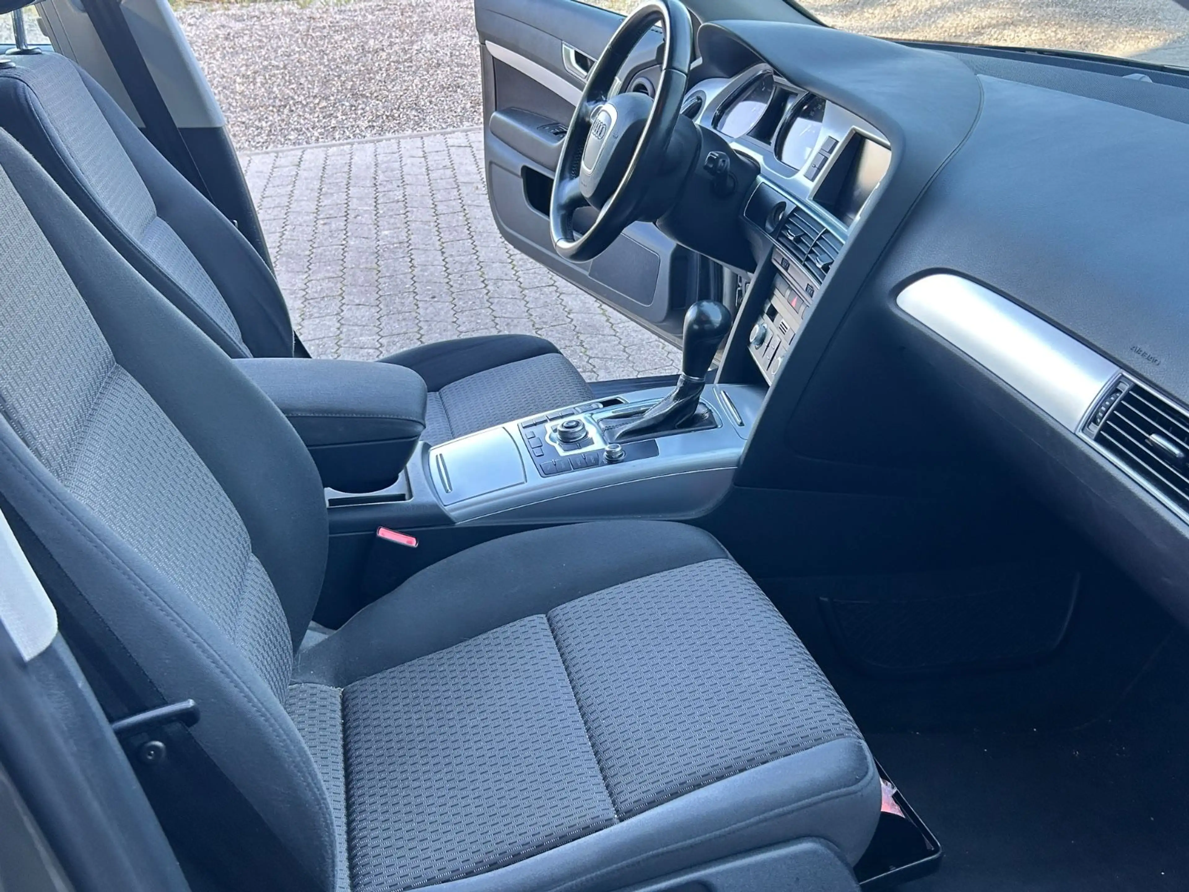 Audi A6 Avant 2.7 TDI 2.Hand  HU/AU 07/28  AHK abnehm — photo 7