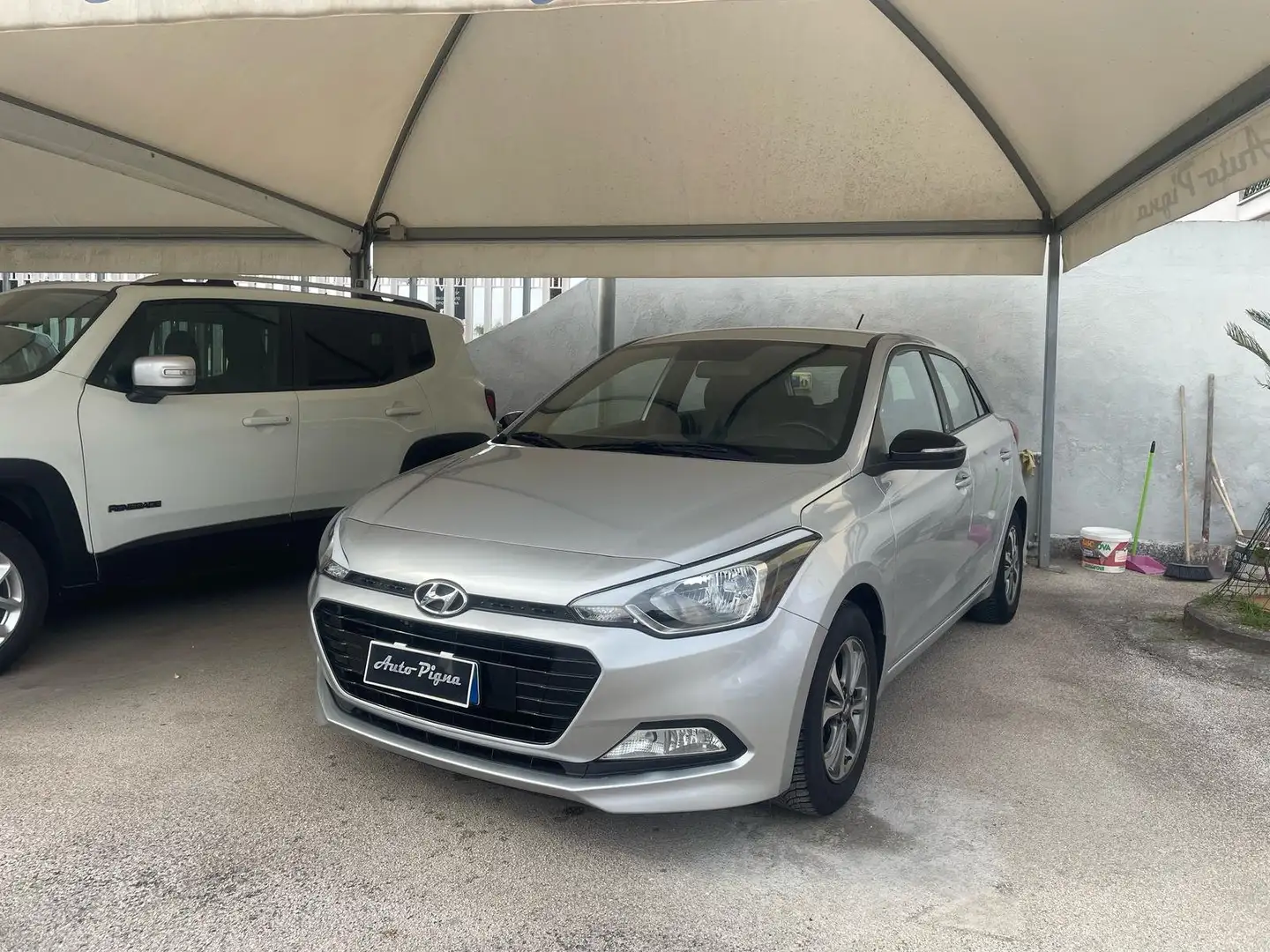 Hyundai i20 i20 5p 1.2 Classic 75cv Argento - 1